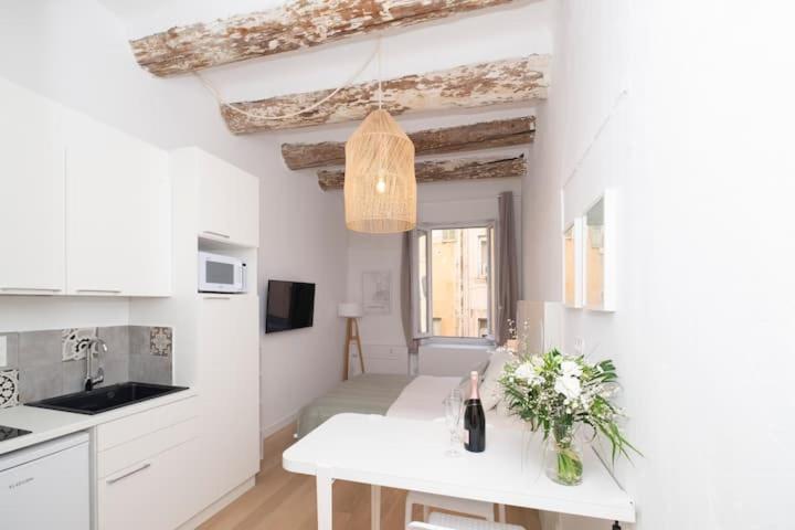 Design Suites Vieux Port Марсель Экстерьер фото